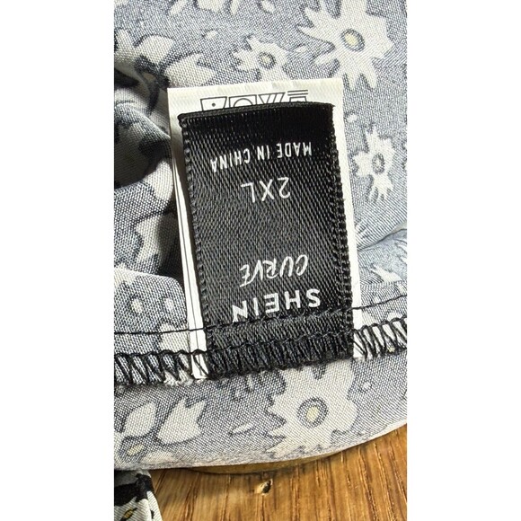 SHEIN curve 2xl ditsy floral square neck slit hem bishop sleeve dress - Picture 4 of 4